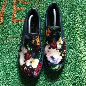 Badgley Mischka sneaker